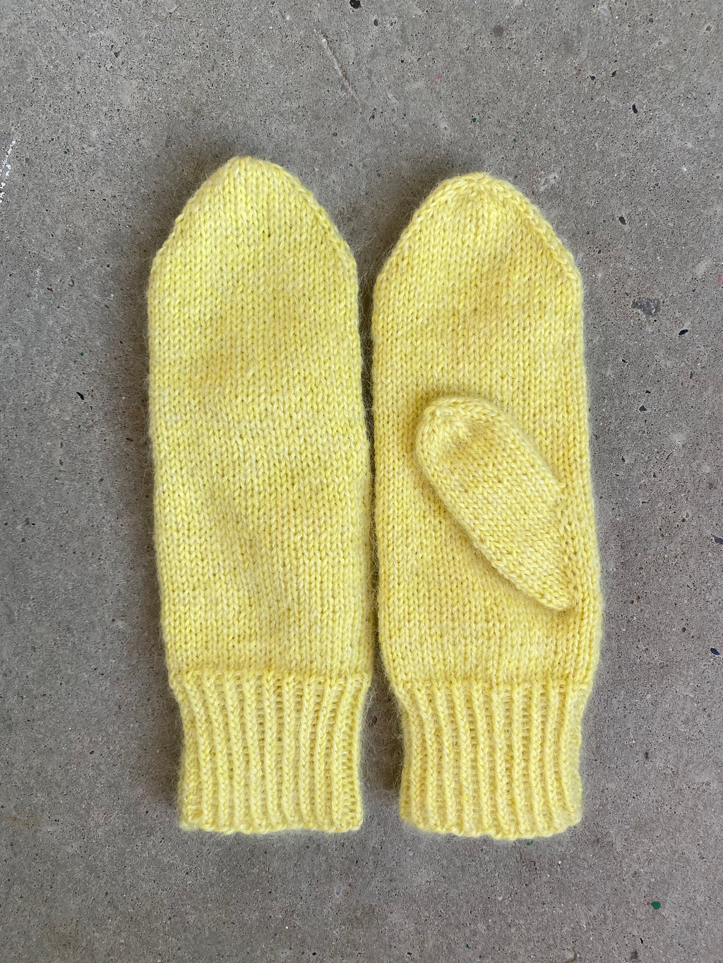 Basic Mohair Mittens by GJ (DK)