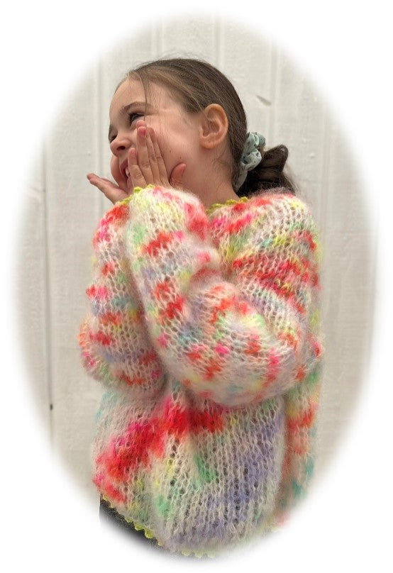 Popput barnatroyggja við ísettum ermum