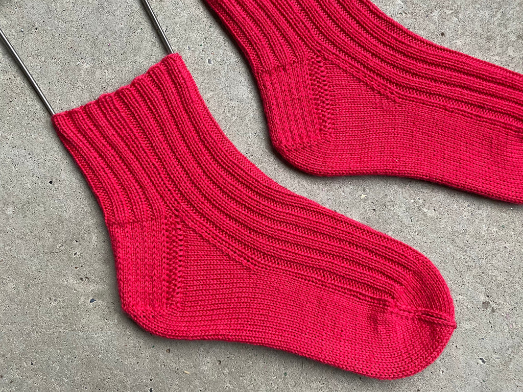 Ribbed socks by GJ (DK)